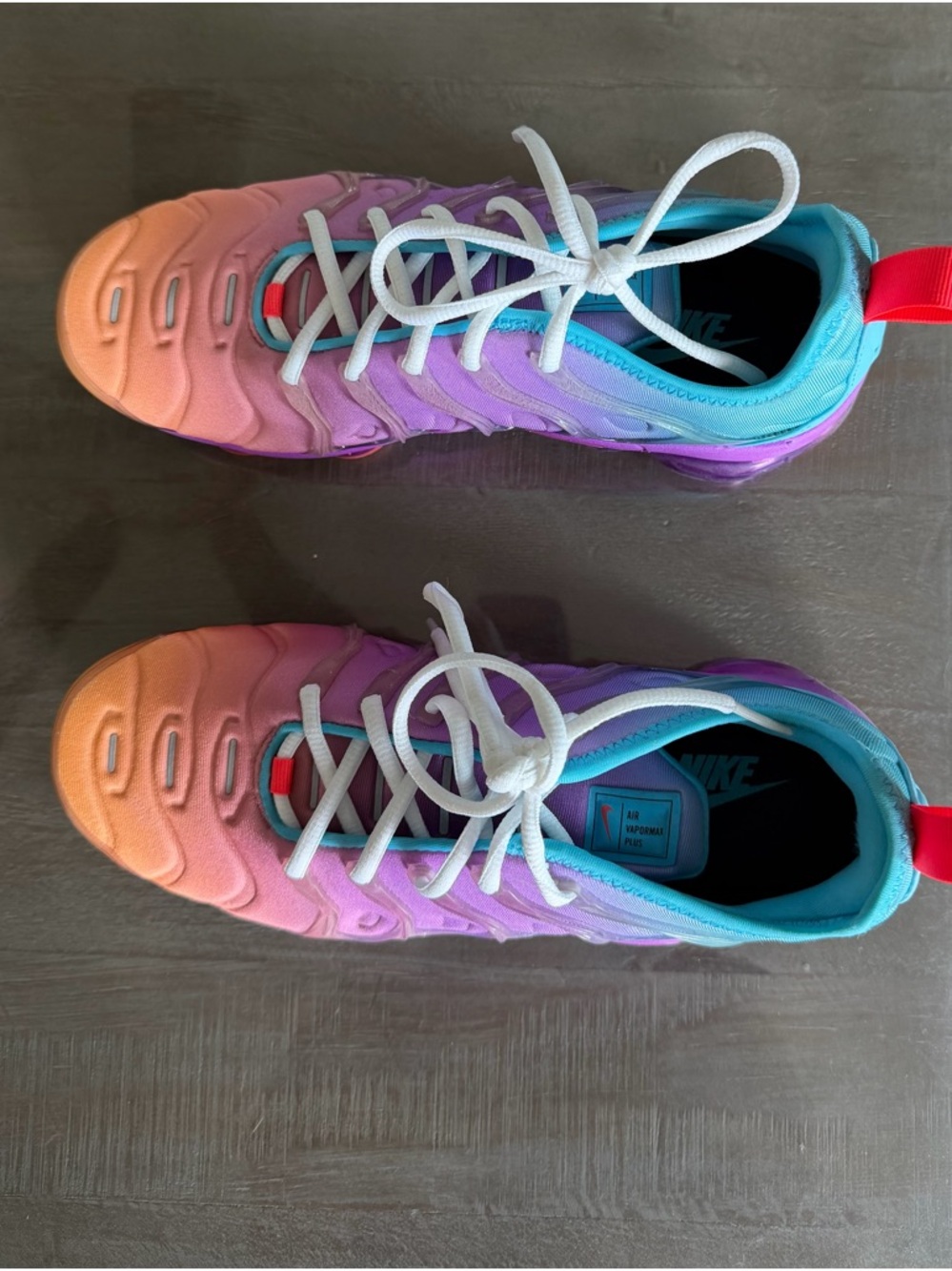 Nike Air VaporMax Plus Fuchsia Dream Crimson Sneakers FD0823-500 Women's Size 8. - Picture 2 of 9